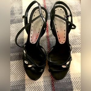 BCBGirls Heels Pretty Silver Accent On Bottom And Gorgeous Gems 7 1/2